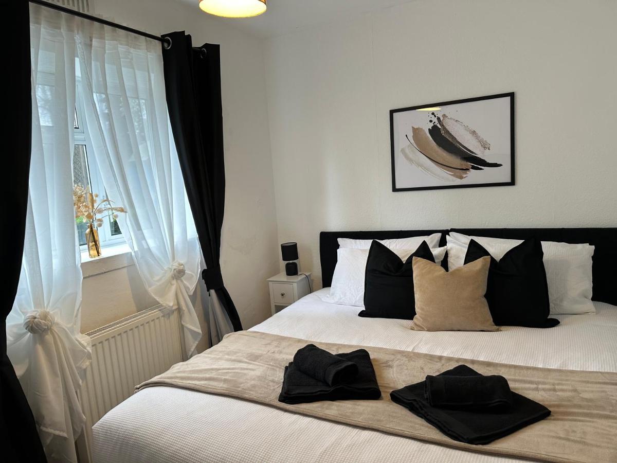 Lovely 2Bedroom 4Mins From Wimbledon Station ロンドン エクステリア 写真